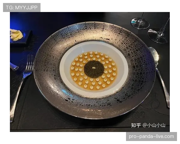 程语轩训练完直接打车去米其林三星，这日子过得跟偶像剧男主似的